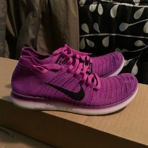 Womens NIKE Free Run